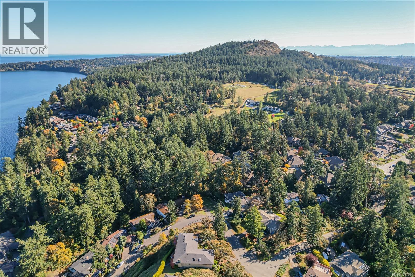  4727 Treetop Heights, Saanich