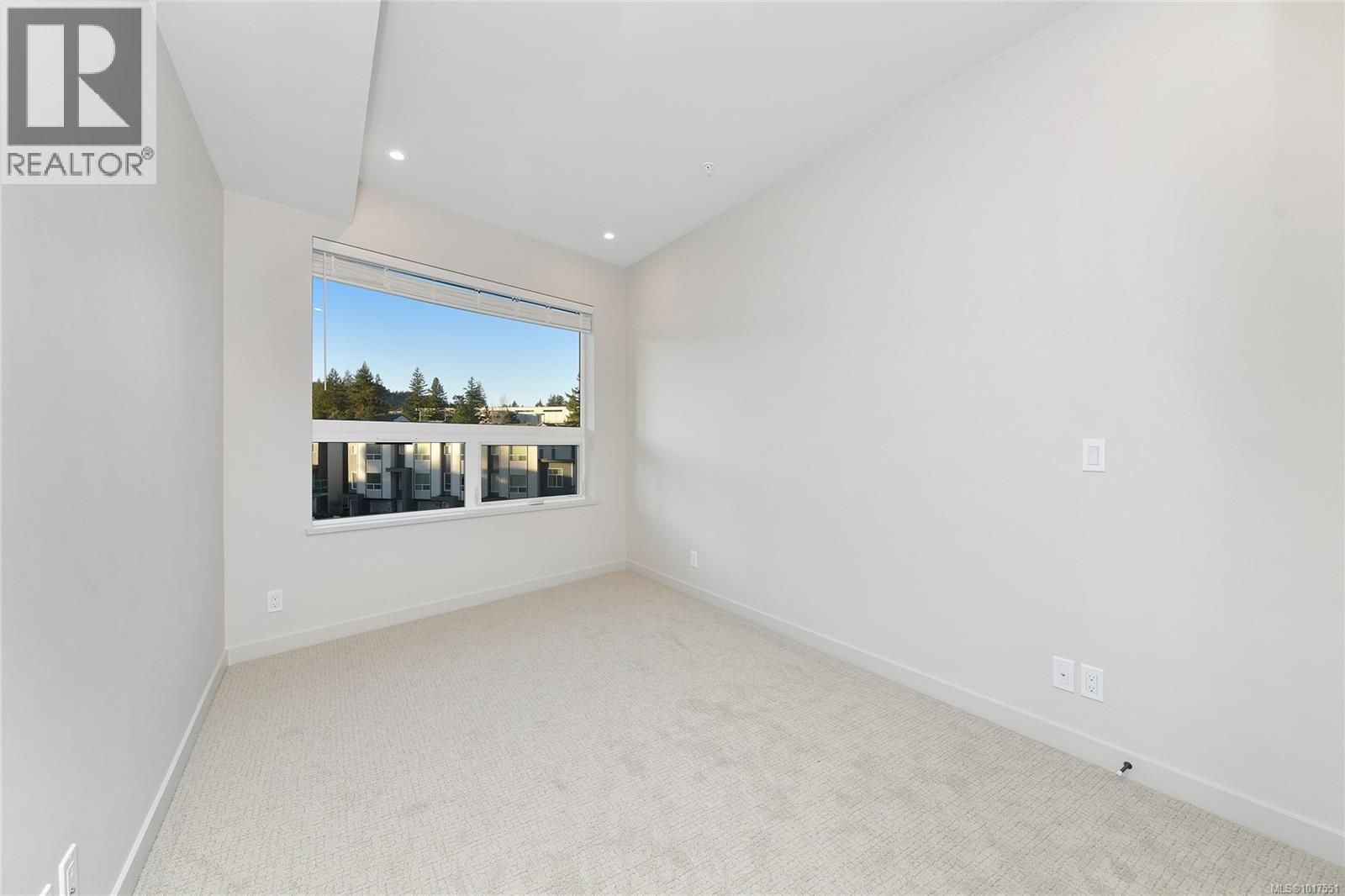 308 947 Whirlaway Crescent, Langford