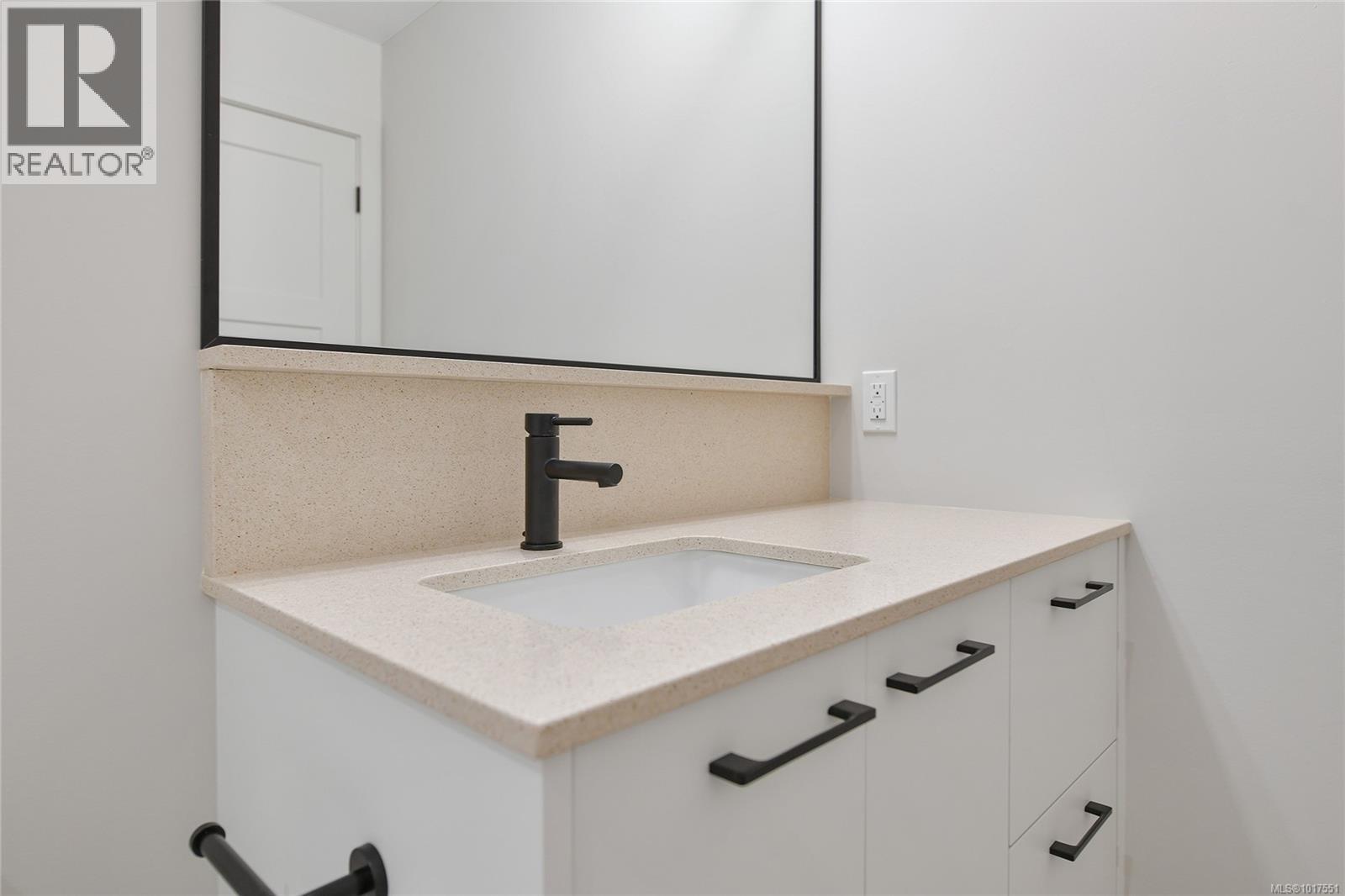 308 947 Whirlaway Crescent, Langford