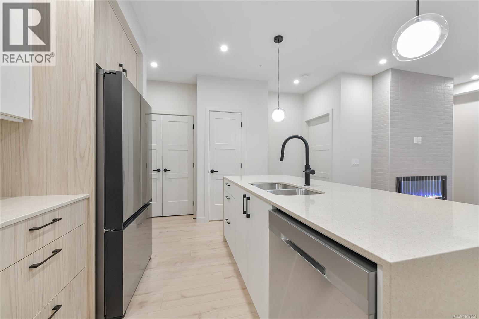 308 947 Whirlaway Crescent, Langford