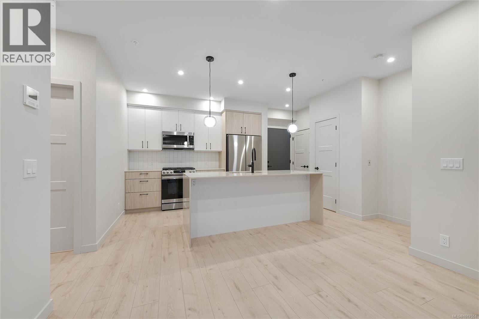 308 947 Whirlaway Crescent, Langford