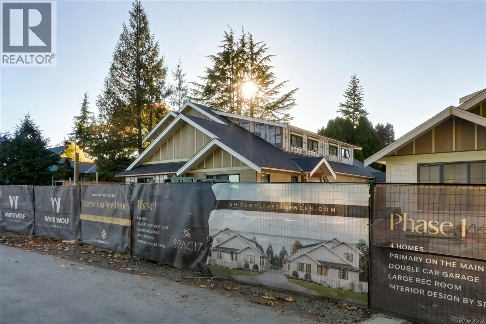 2 5032 Wesley Road, Saanich