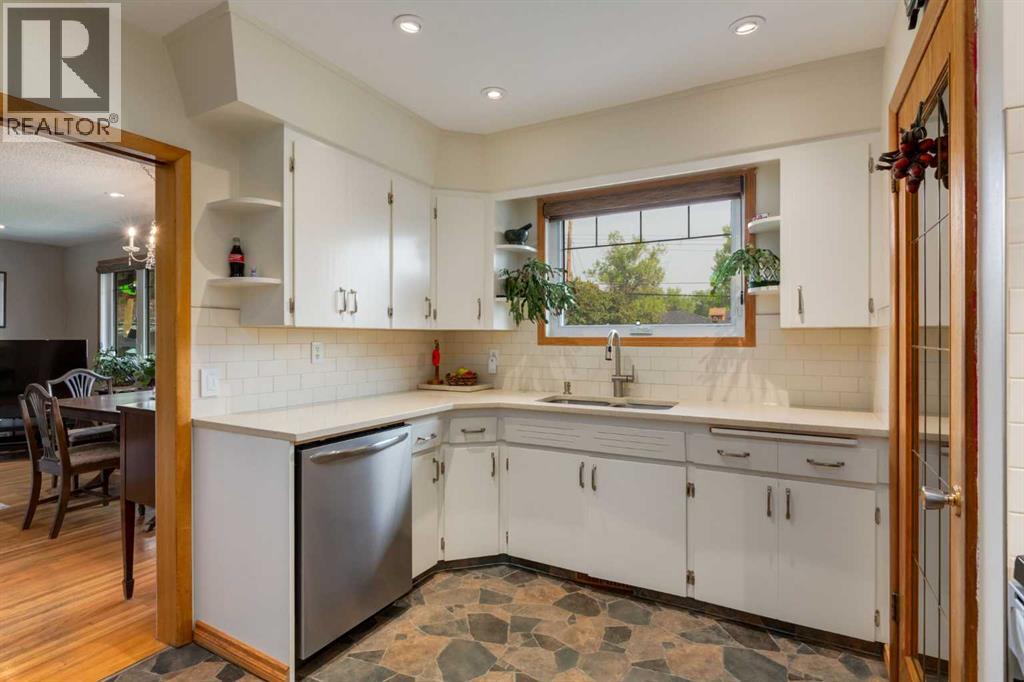 Single Family House Bungalow for Sale in  Chancellor Way NW Cambrian Heights Calgary 