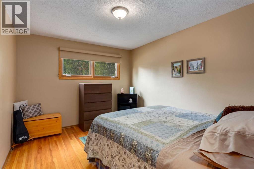 Single Family House Bungalow for Sale in  Chancellor Way NW Cambrian Heights Calgary 