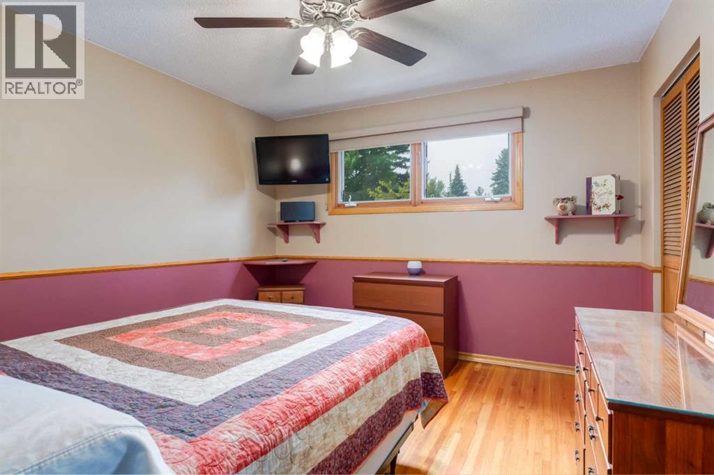 Single Family House Bungalow for Sale in  Chancellor Way NW Cambrian Heights Calgary 