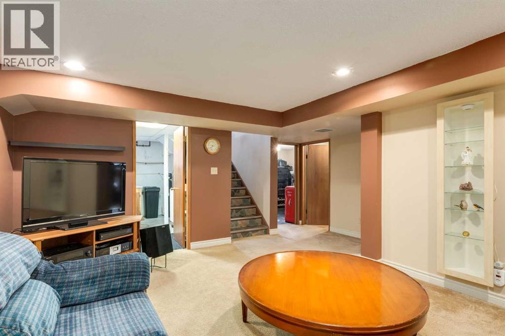 Single Family House Bungalow for Sale in  Chancellor Way NW Cambrian Heights Calgary 