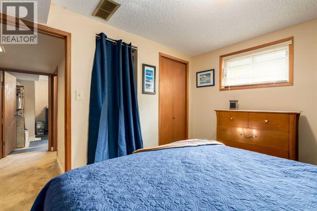 Single Family House Bungalow for Sale in  Chancellor Way NW Cambrian Heights Calgary 