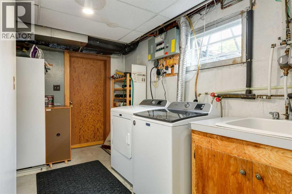 Single Family House Bungalow for Sale in  Chancellor Way NW Cambrian Heights Calgary 