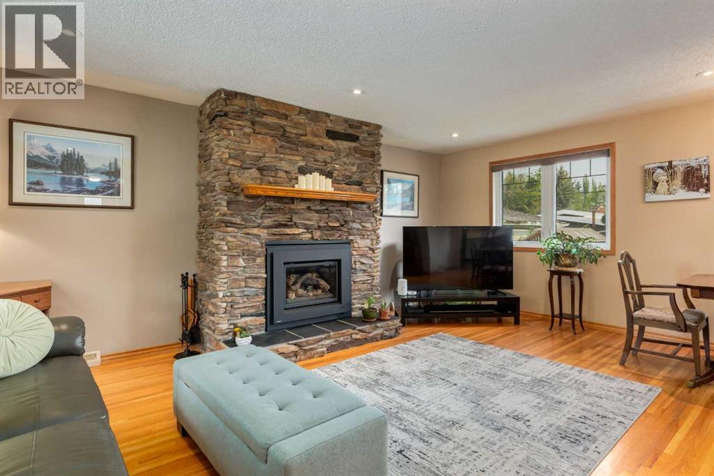 Single Family House Bungalow for Sale in  Chancellor Way NW Cambrian Heights Calgary 