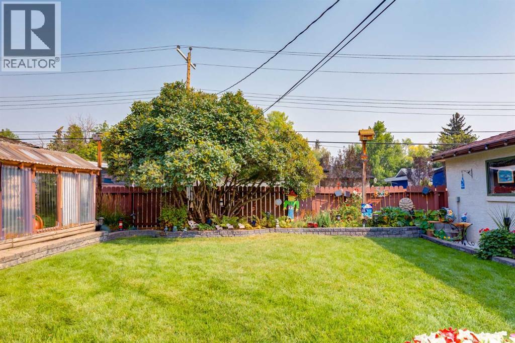 Single Family House Bungalow for Sale in  Chancellor Way NW Cambrian Heights Calgary 