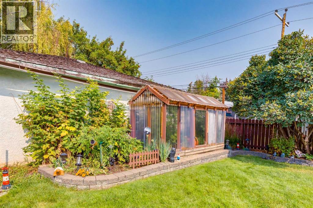 Single Family House Bungalow for Sale in  Chancellor Way NW Cambrian Heights Calgary 