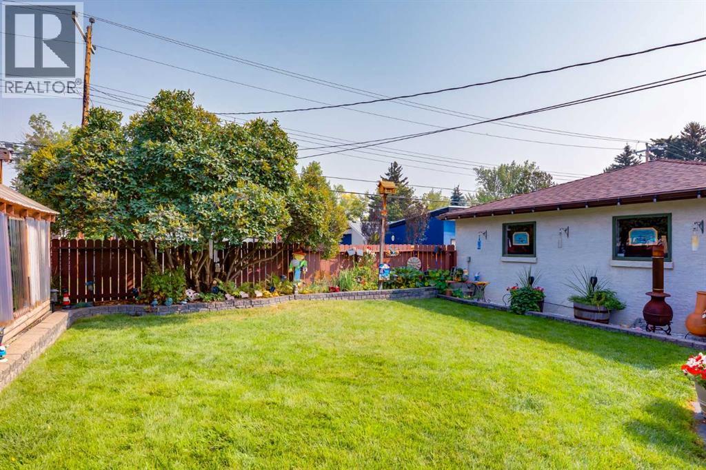 Single Family House Bungalow for Sale in  Chancellor Way NW Cambrian Heights Calgary 