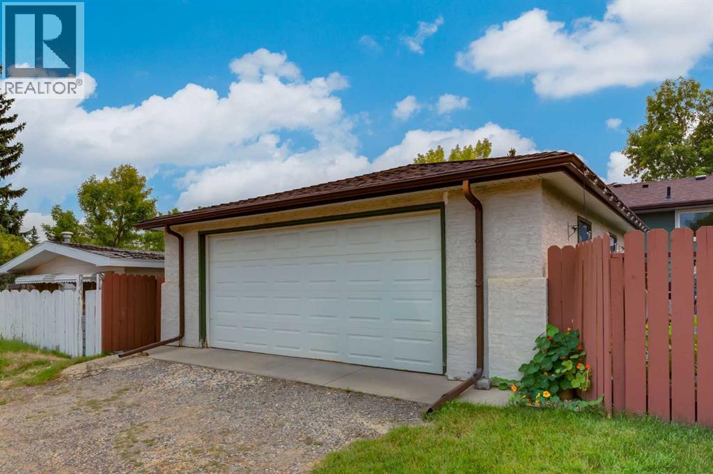 Single Family House Bungalow for Sale in  Chancellor Way NW Cambrian Heights Calgary 