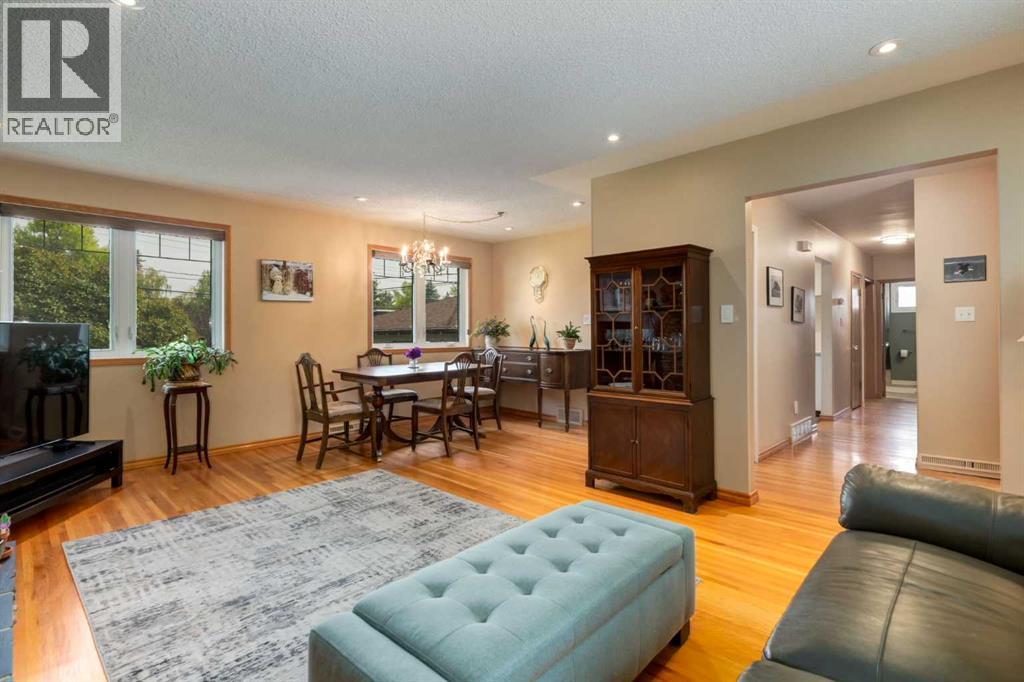 Single Family House Bungalow for Sale in  Chancellor Way NW Cambrian Heights Calgary 