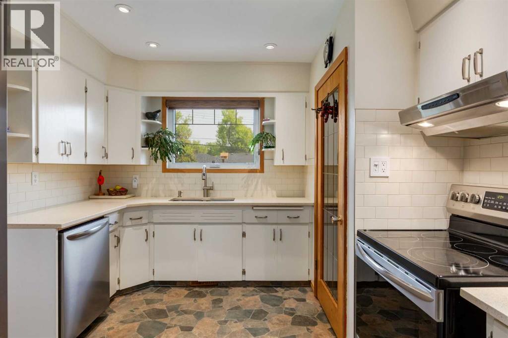 Single Family House Bungalow for Sale in  Chancellor Way NW Cambrian Heights Calgary 