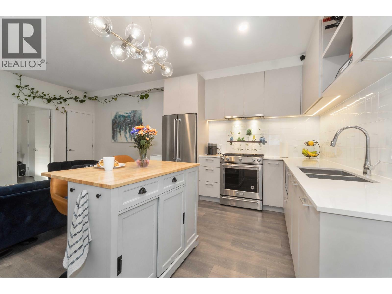 101 721 ANSKAR COURT, Coquitlam