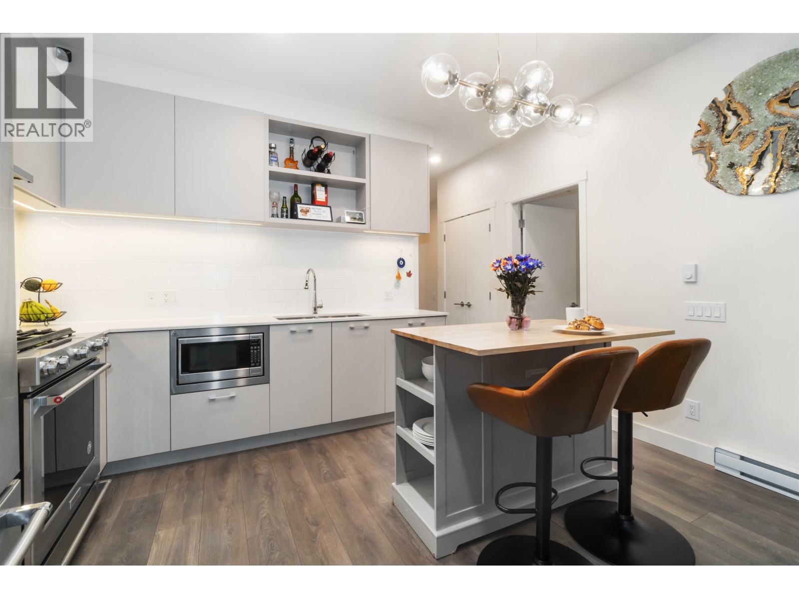 101 721 ANSKAR COURT, Coquitlam