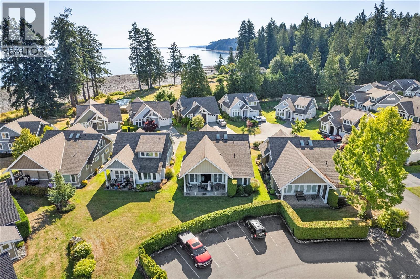 42 5251 Island Hwy W, Qualicum Beach