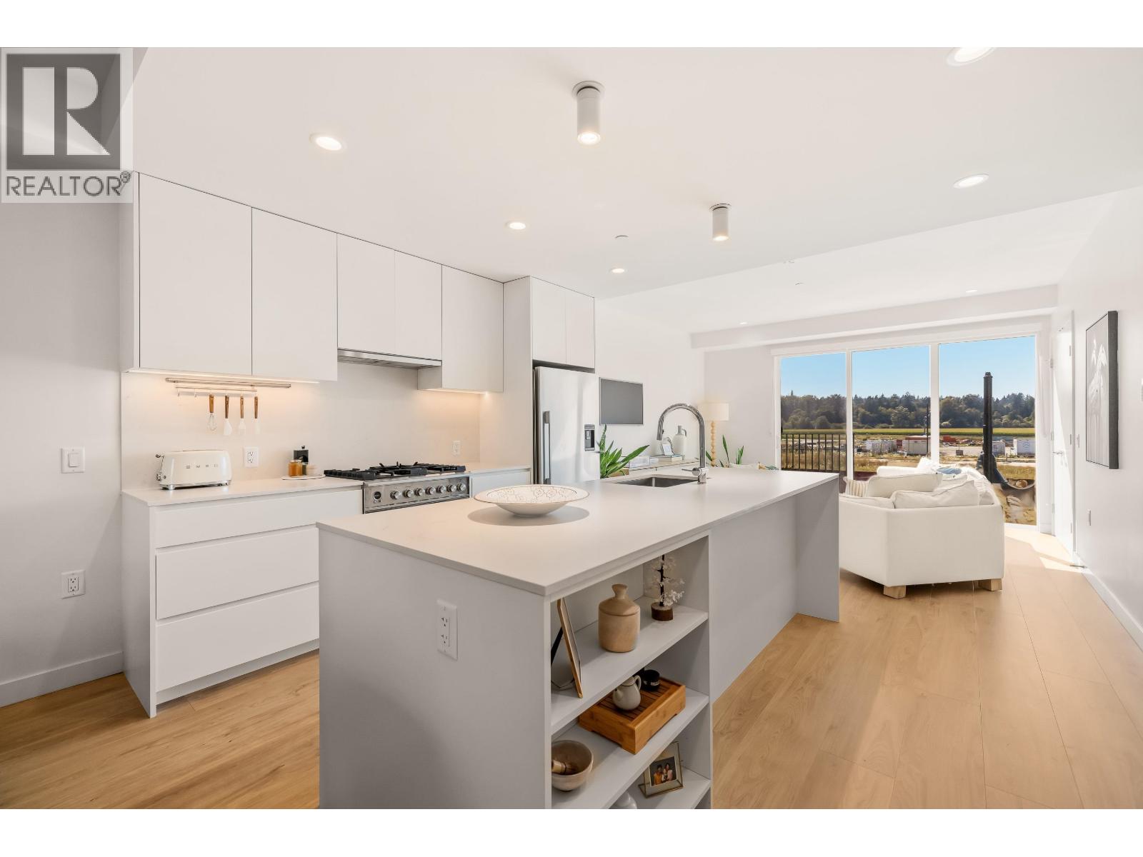 #26-6340 MARKET Avenue, Tsawwassen