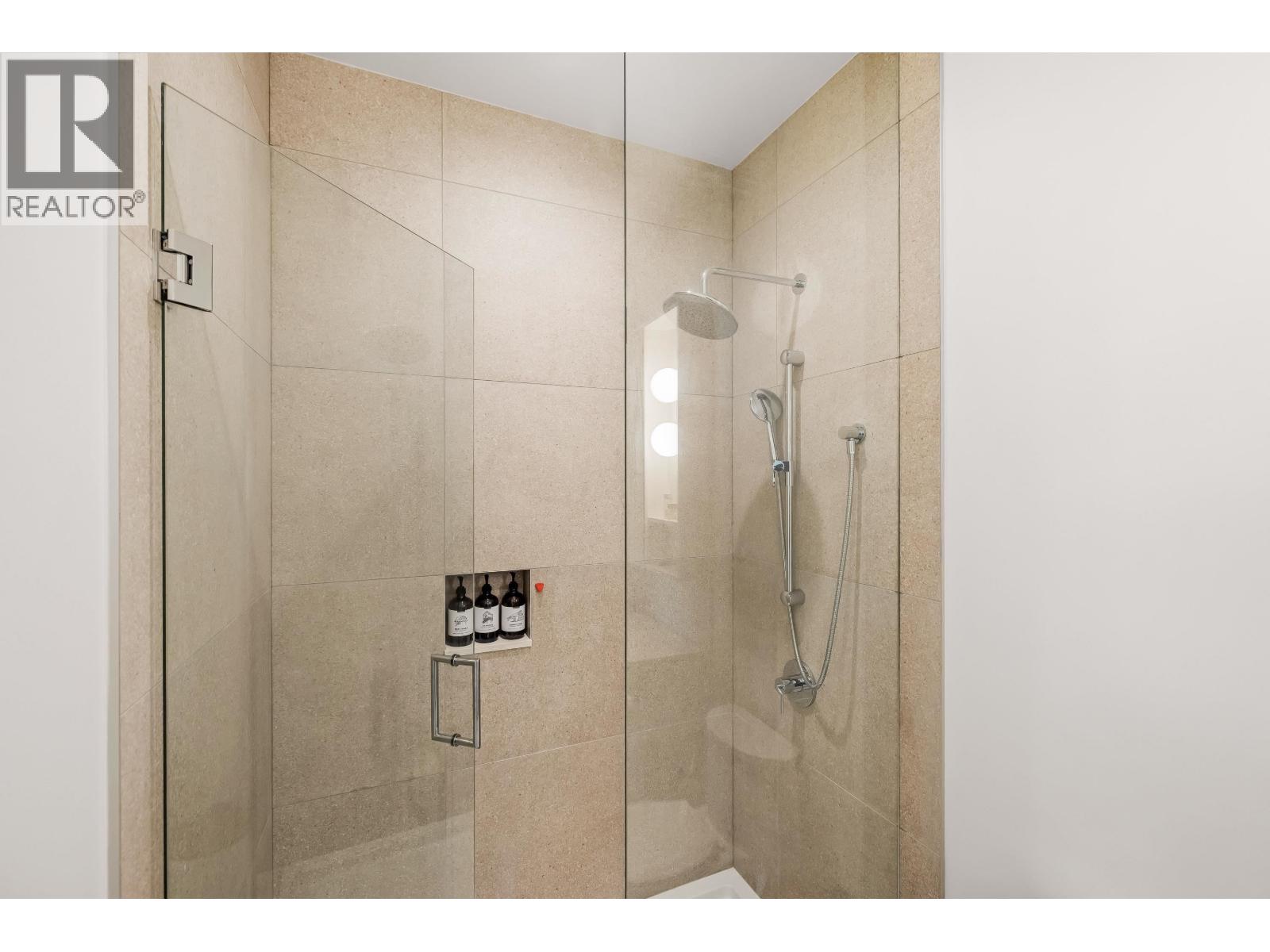 #26-6340 MARKET Avenue, Tsawwassen