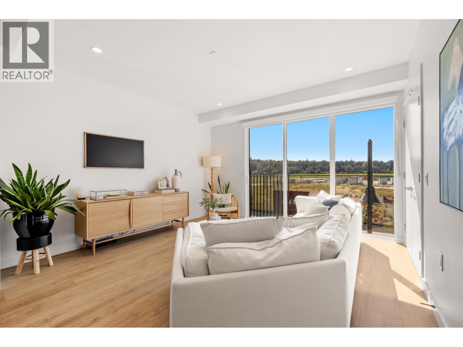 #26-6340 MARKET Avenue, Tsawwassen