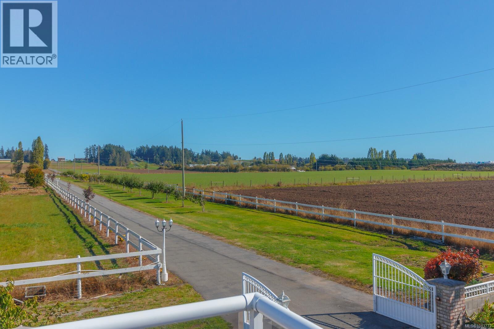 7112 Puckle Rd, Central Saanich