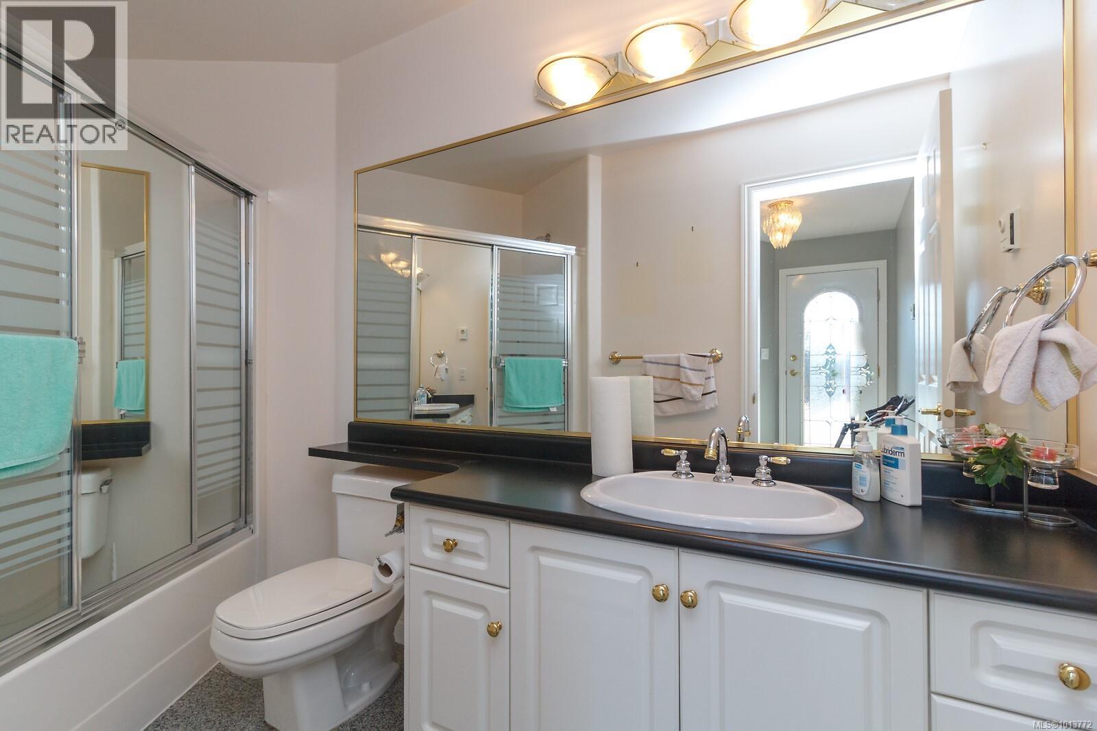 7112 Puckle Rd, Central Saanich