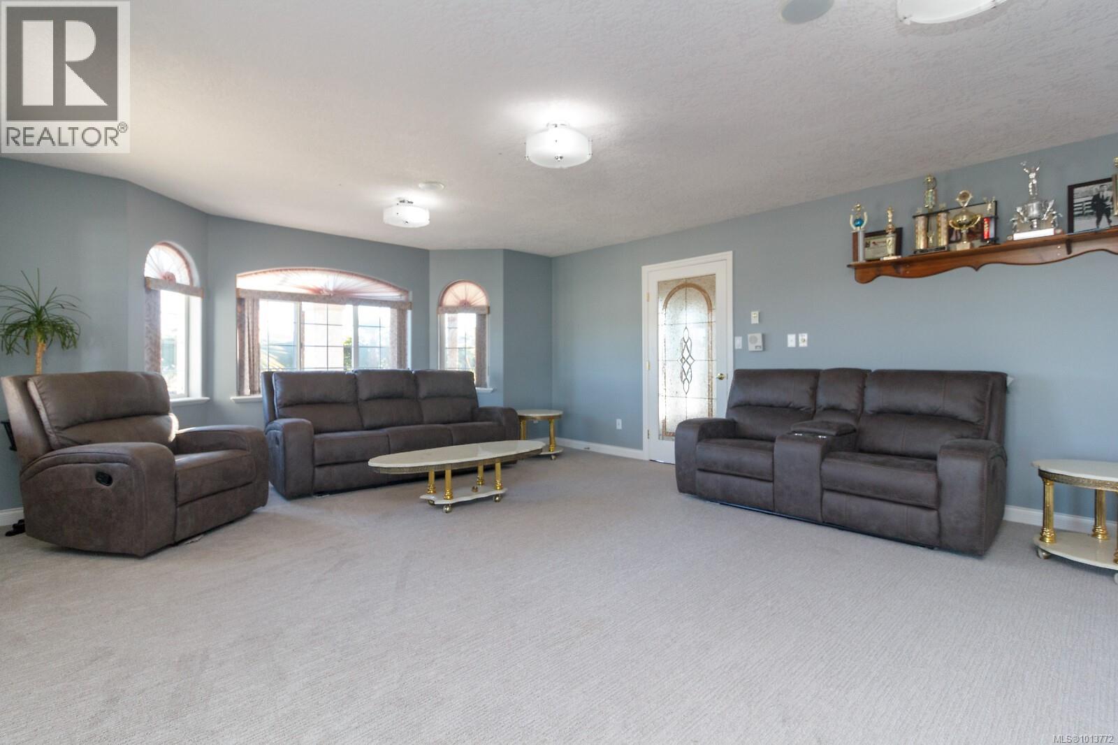 7112 Puckle Rd, Central Saanich