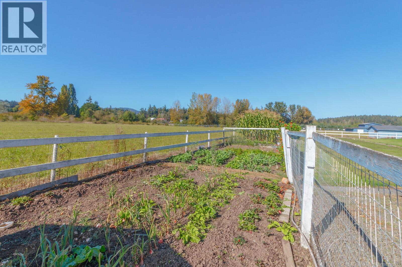 7112 Puckle Rd, Central Saanich