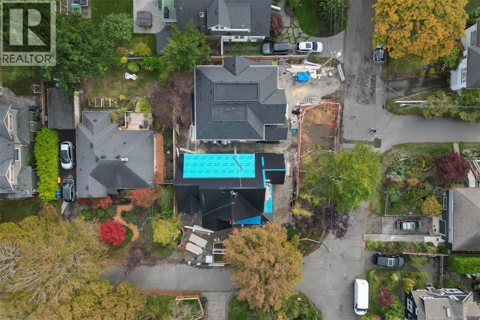  1039 Falkland Road, Oak Bay