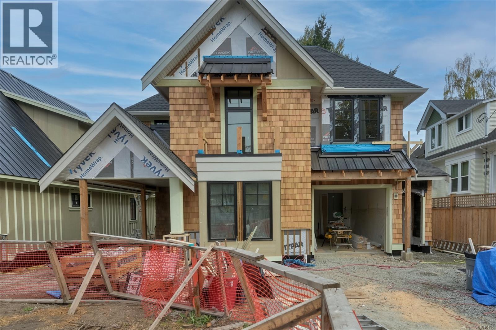  1039 Falkland Road, Oak Bay