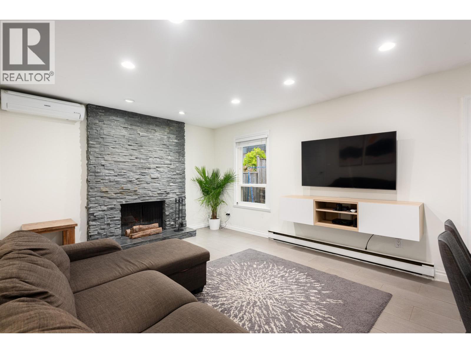 1005 ALPINE PLACE, Port Moody