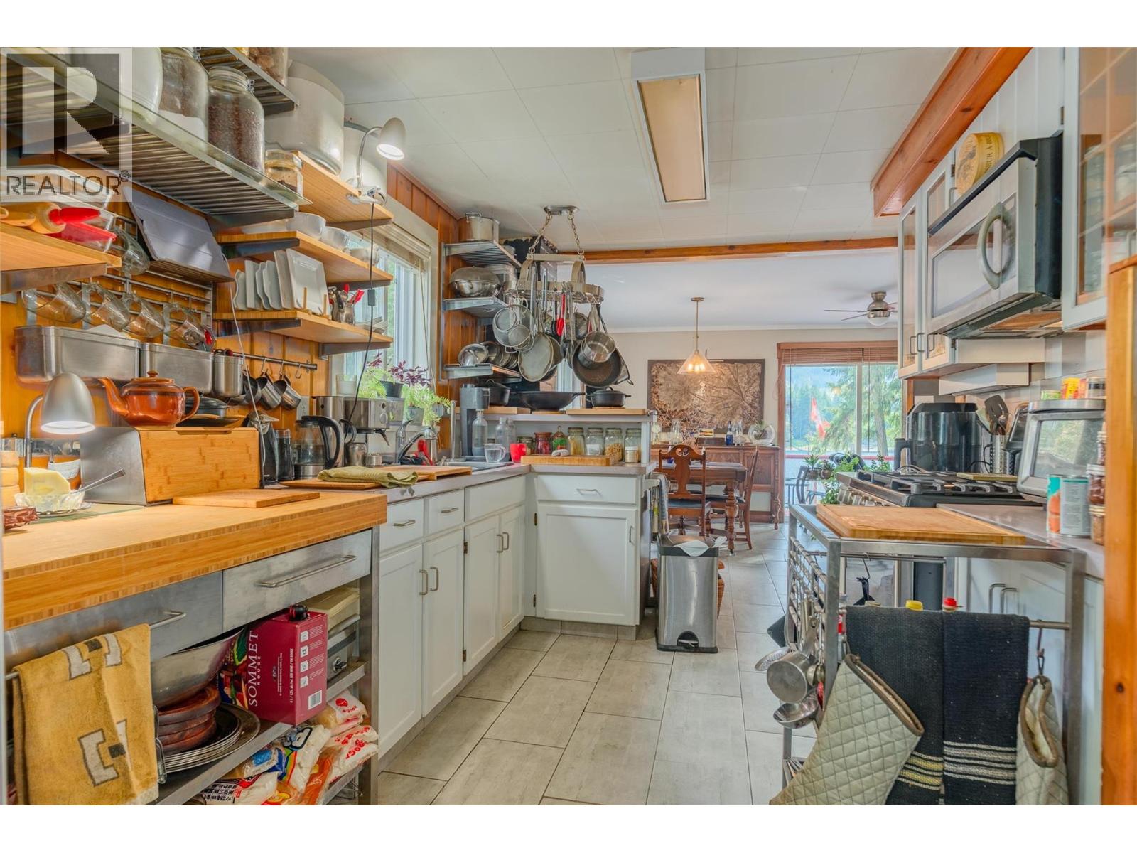 7460 Highway 3a, Balfour