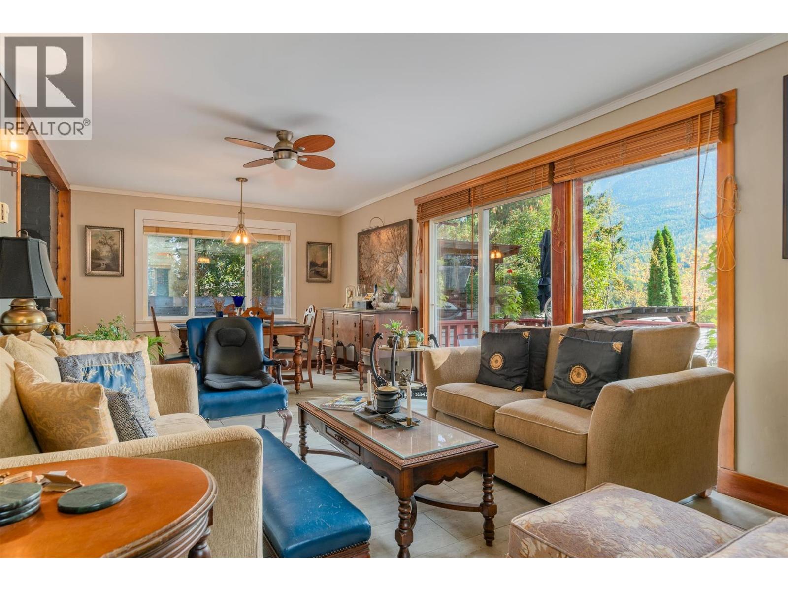 7460 Highway 3a, Balfour