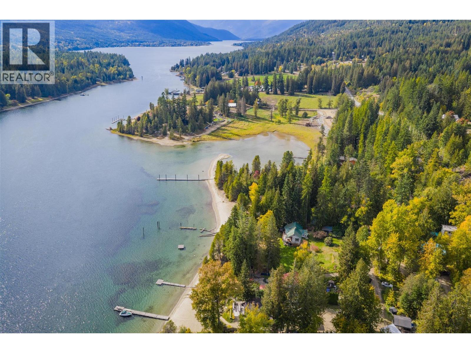 7460 Highway 3a, Balfour