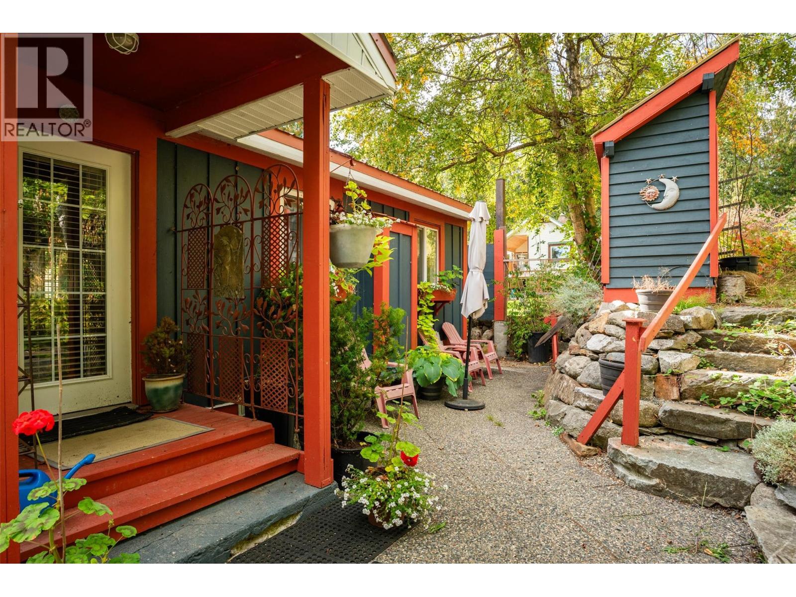 7460 Highway 3a, Balfour