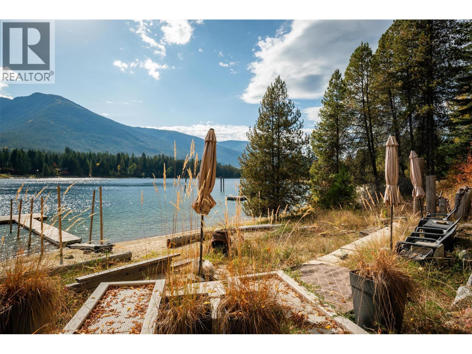 7460 Highway 3a, Balfour