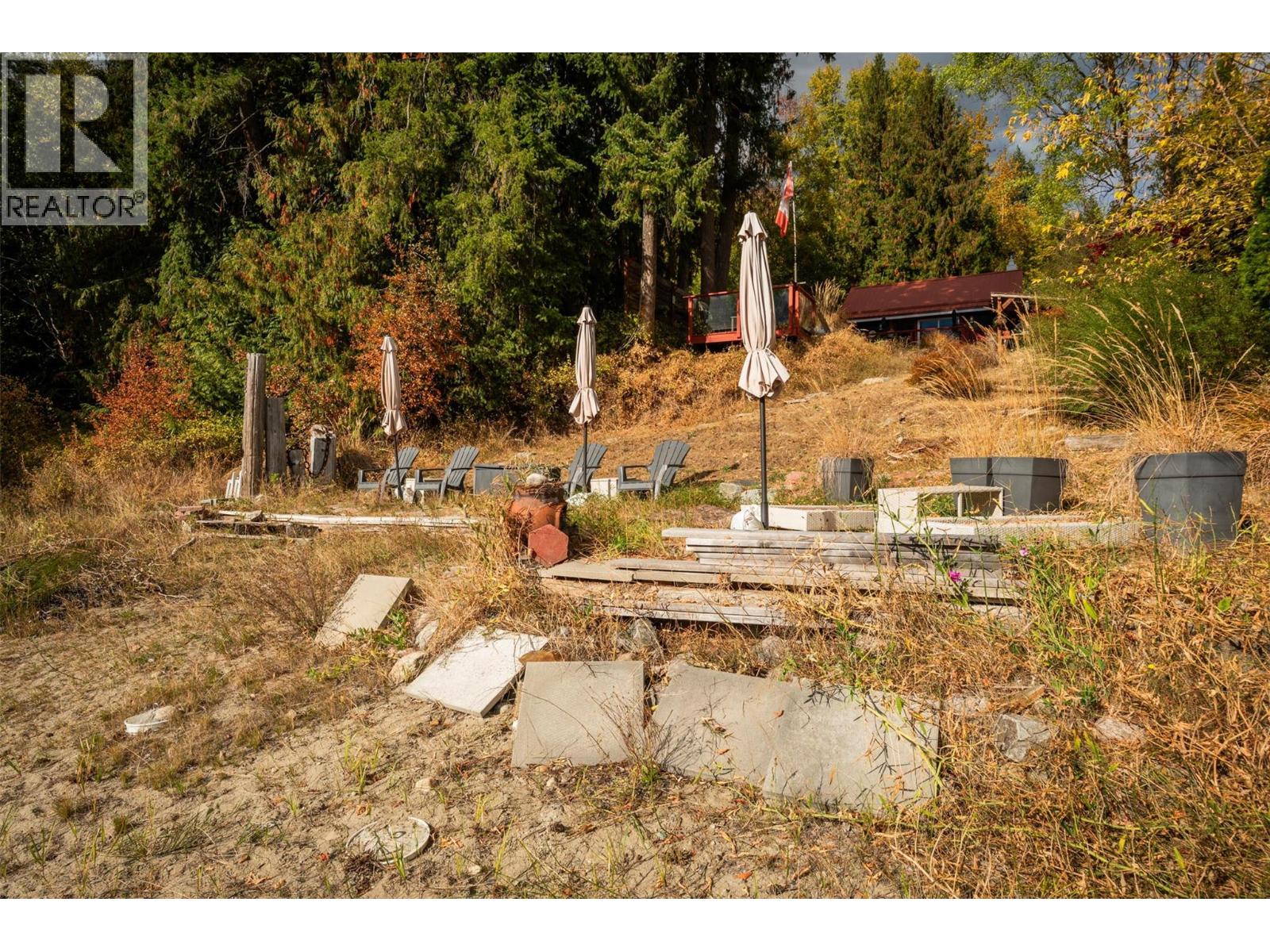 7460 Highway 3a, Balfour