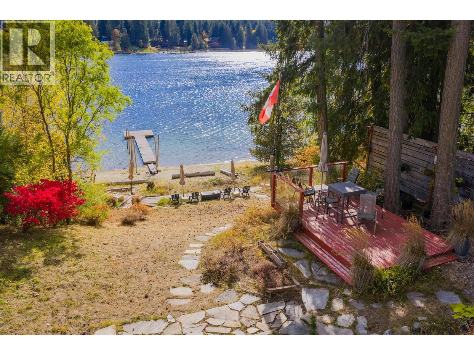 7460 Highway 3a, Balfour