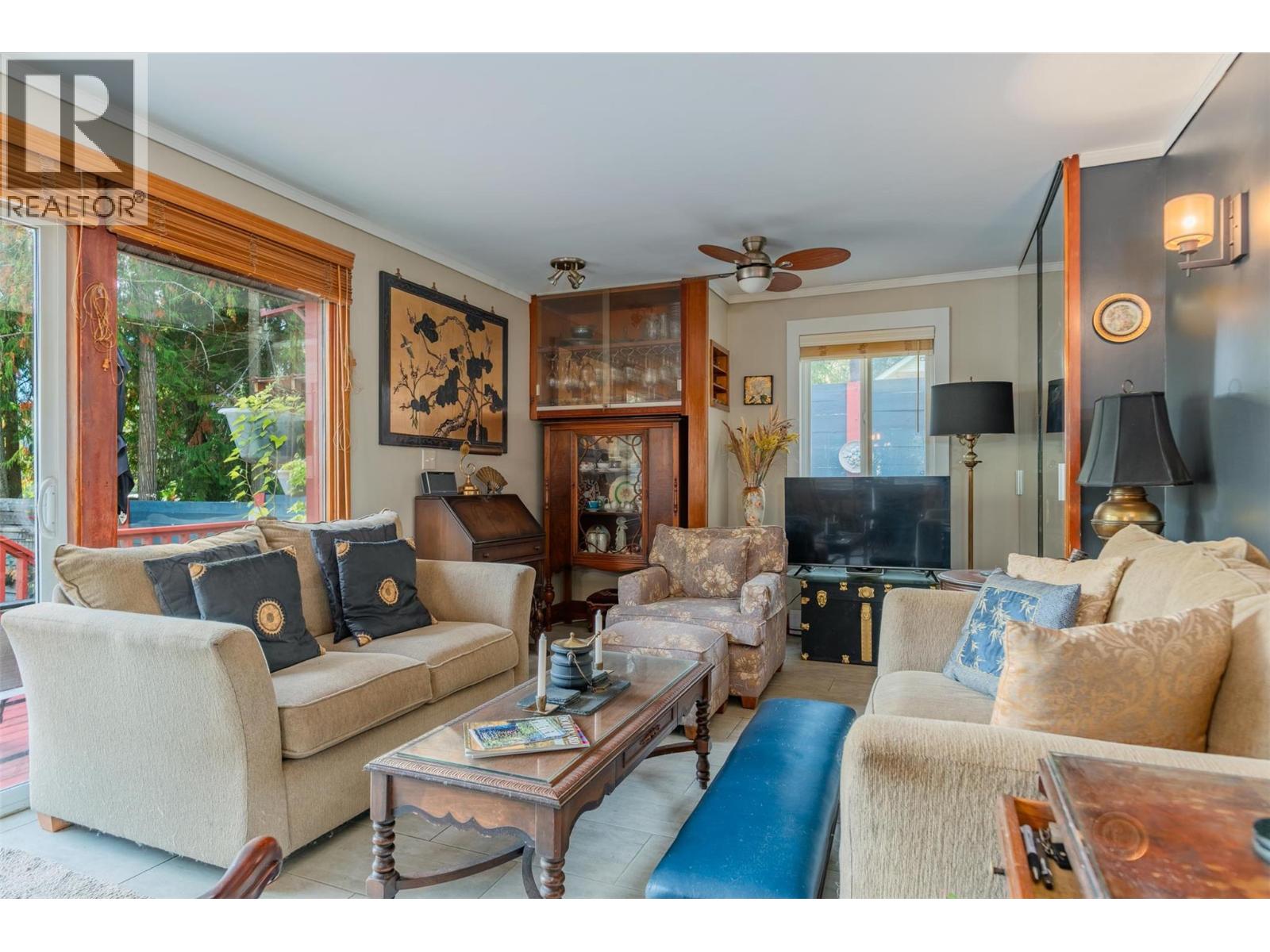 7460 Highway 3a, Balfour