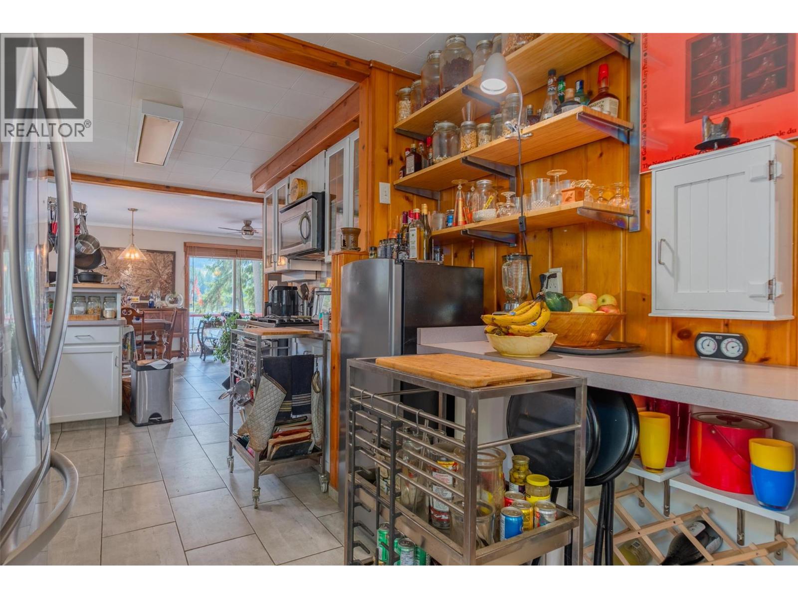 7460 Highway 3a, Balfour