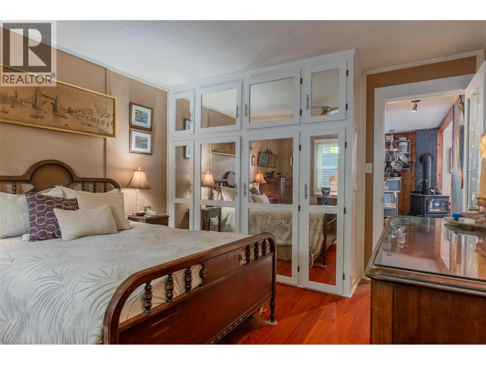 7460 Highway 3a, Balfour