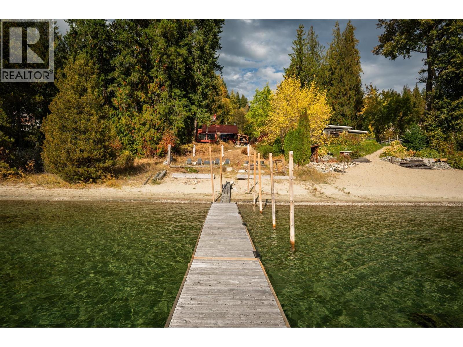 7460 Highway 3a, Balfour