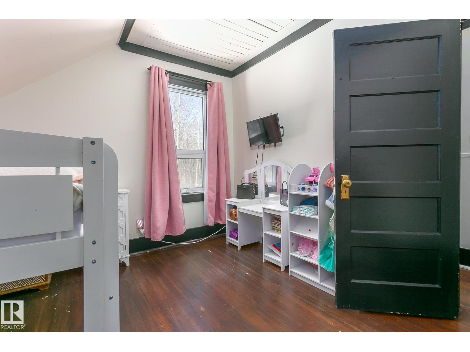 
          580 Poplar Bay Drive
            <br/>
            <span>Rural Wetaskiwin County</span>
            , 
            <span>AB</span>
             <span>T0C2V0</span>
         - Photo 7