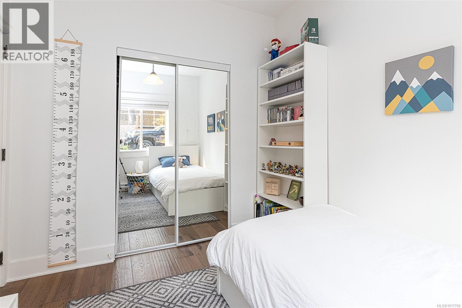 1 1002 Carberry Gardens, Victoria