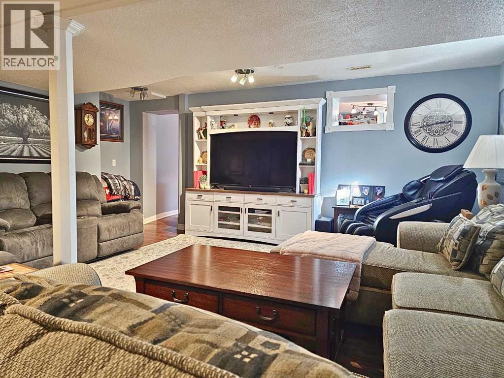 31 Willow Crescent, Lacombe