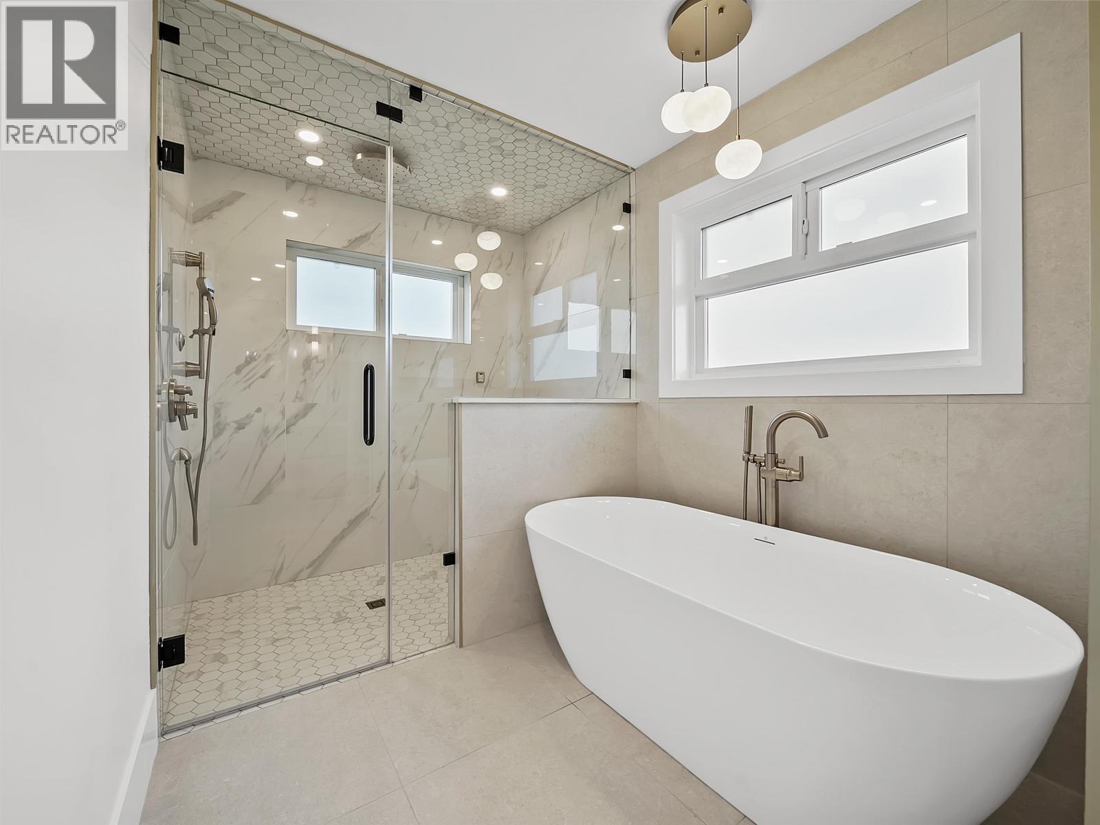 6067 44A Avenue, Ladner