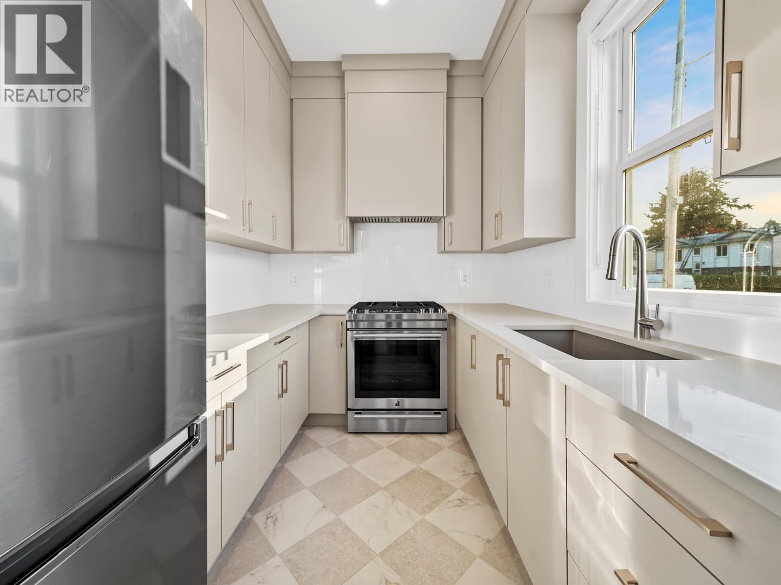 6067 44A Avenue, Ladner