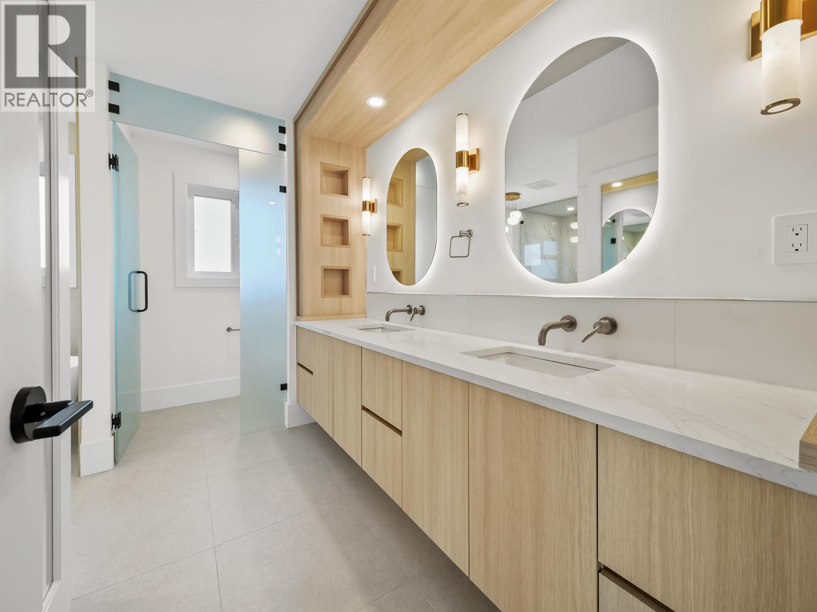 6067 44A Avenue, Ladner