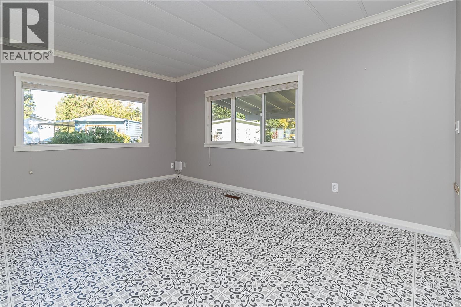  2135 Summergate Boulevard, Sidney